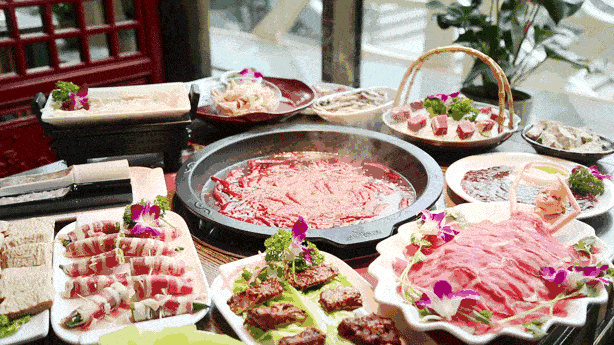 火锅季来袭！“鸳鸯锅”用英语怎么说？